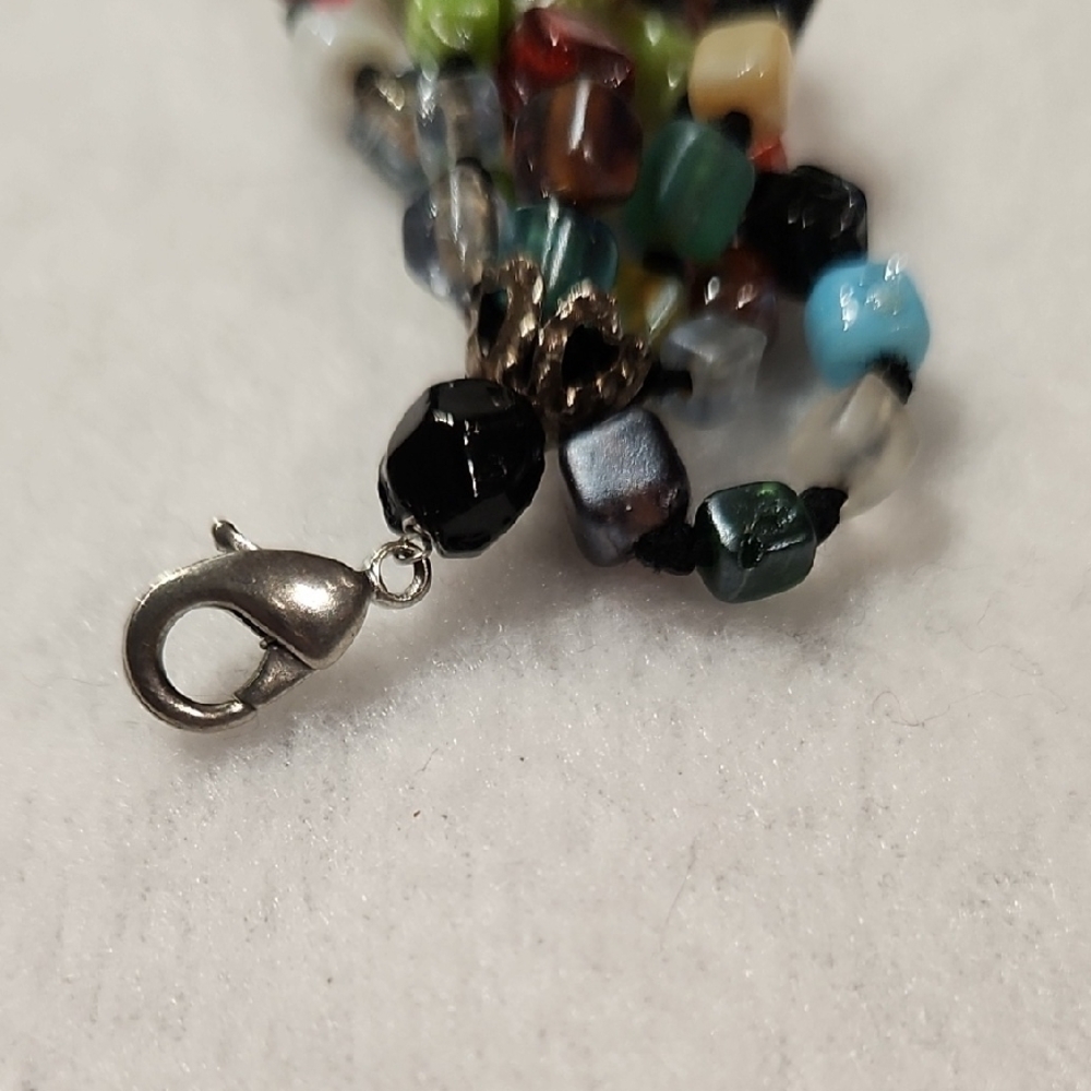 Black, Green Jewelry Woman With Small Wrists Twisted Glass Beaded Bracelet - Picture 4 of 5